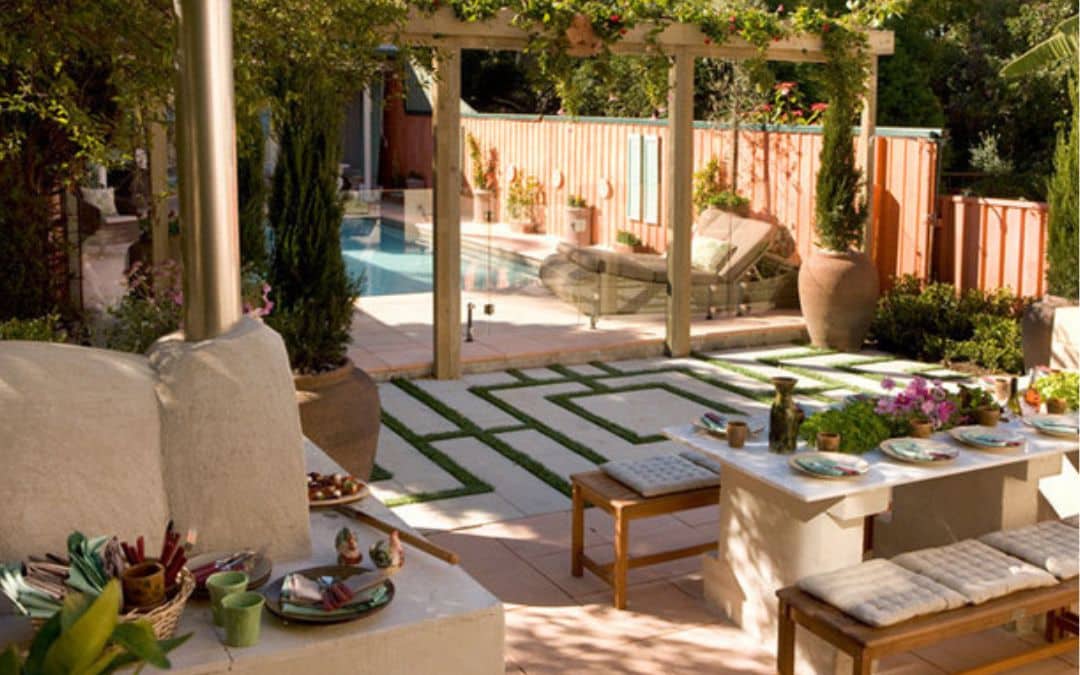 itallian villa inspired backyard living space idea
