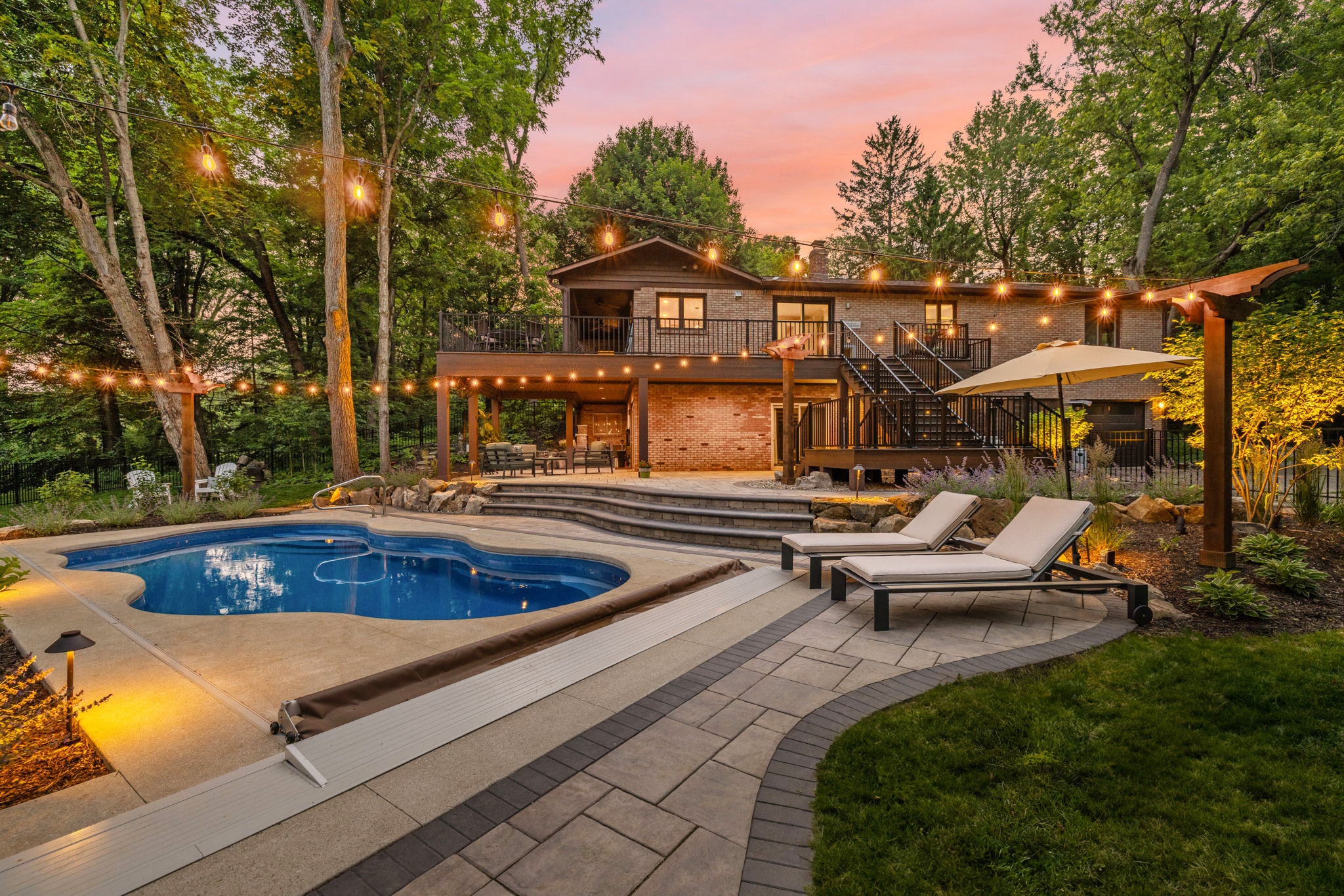 outdoor kitchen and lighting design