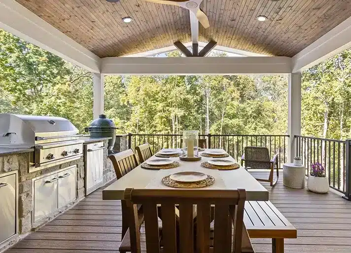 Noblesville IN outdoor dining area